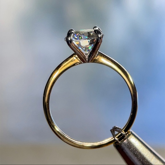 Solid 14k Gold 2ct D, VVS1 Moissanite Ring - Picture 5 of 17